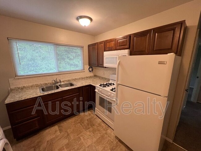 8630 Burton Ave in St. Louis, MO - Building Photo - Building Photo