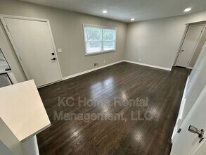 10221 E 68th St in Raytown, MO - Building Photo - Building Photo