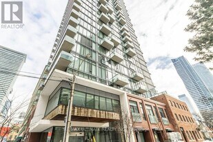 75 St Nicholas St in Toronto, ON - Building Photo