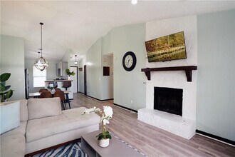 5444 Glen Haven Dr in Atlanta, GA - Foto de edificio - Building Photo