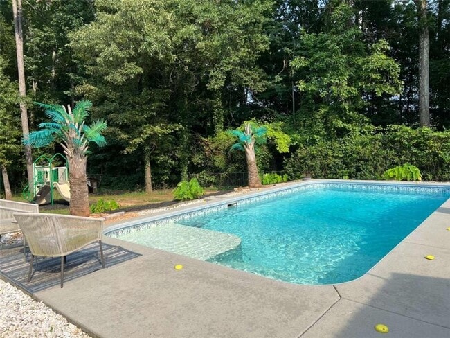 130 Shaw Dr in Fairburn, GA - Building Photo - Building Photo