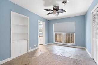 611 Date Palm Rd in Vero Beach, FL - Foto de edificio - Building Photo