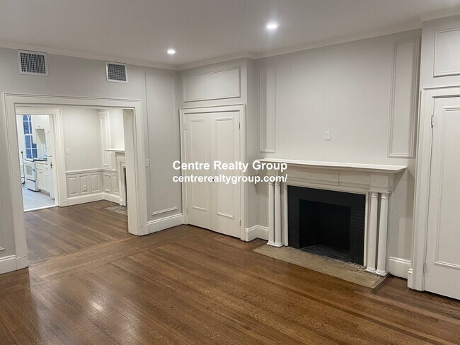 1716 Beacon St in Brookline, MA - Foto de edificio - Building Photo