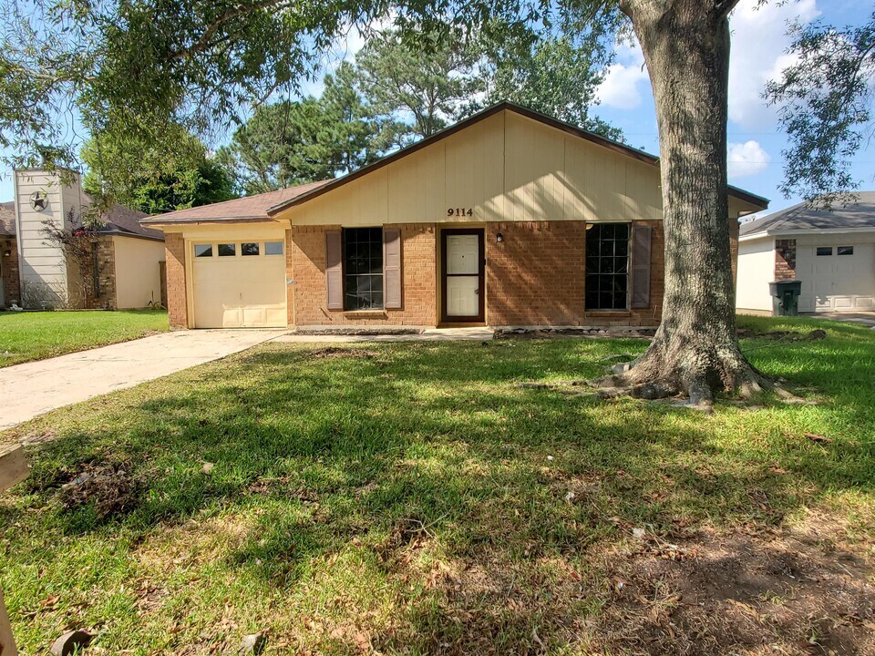 9114 Jennifer St in Beaumont, TX - Building Photo