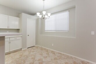 7636 Adornment Ct in Las Vegas, NV - Building Photo - Building Photo