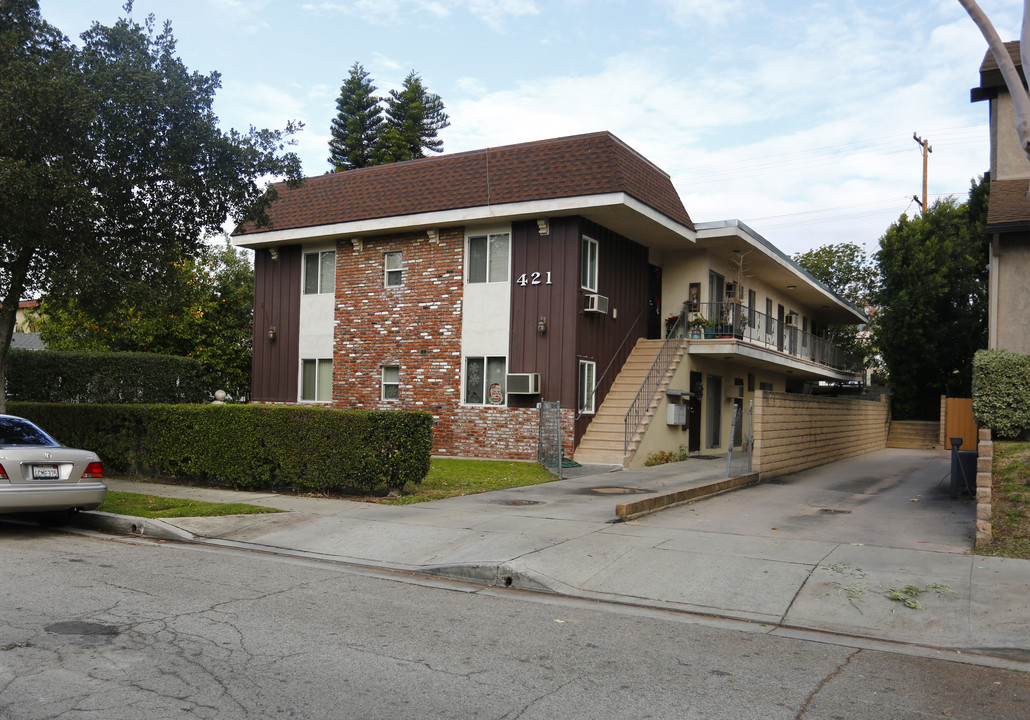 421 W Elk Ave in Glendale, CA - Building Photo