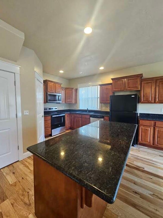 1935 W Marten Creek Dr in Meridian, ID - Foto de edificio - Building Photo