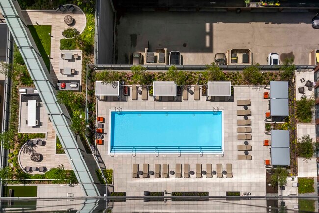 Union West in Chicago, IL - Building Photo - Building Photo