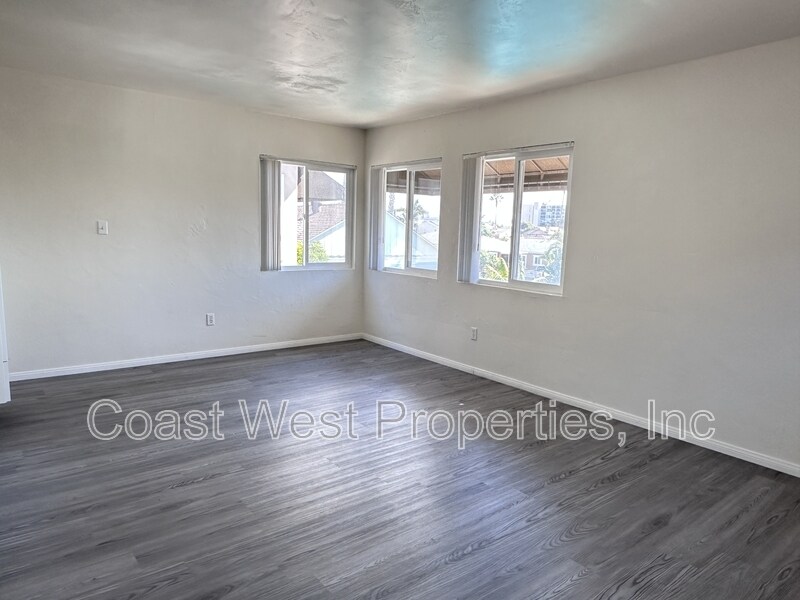 822 Tourmaline St in San Diego, CA - Building Photo