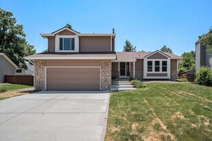 7407 E Long Cir in Centennial, CO - Building Photo