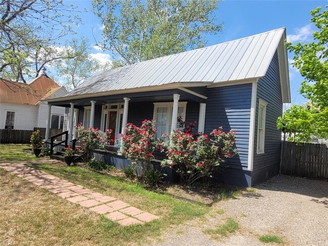 property at 403 Fawcett St