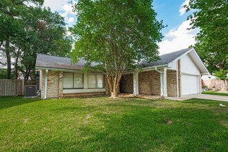 15238 Ensenada Dr in Houston, TX - Building Photo - Building Photo