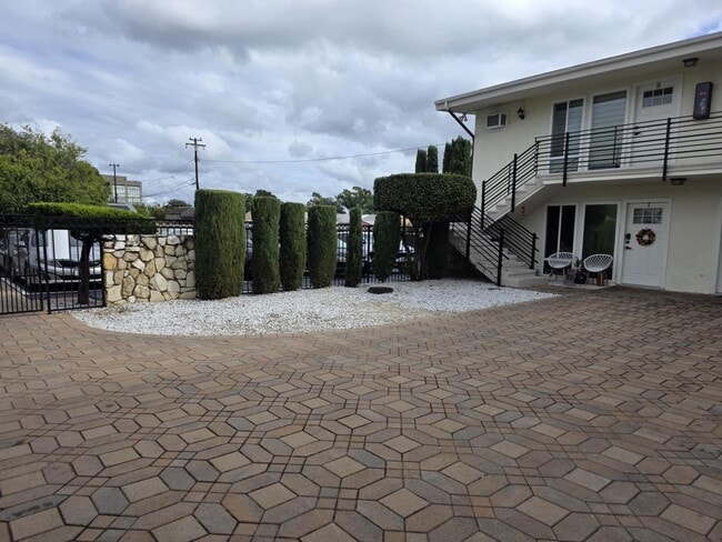 12361 - 12365 El Rey Pl in Garden Grove, CA - Foto de edificio - Building Photo