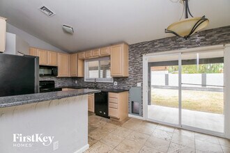 9811 S 47th Pl in Phoenix, AZ - Building Photo - Building Photo