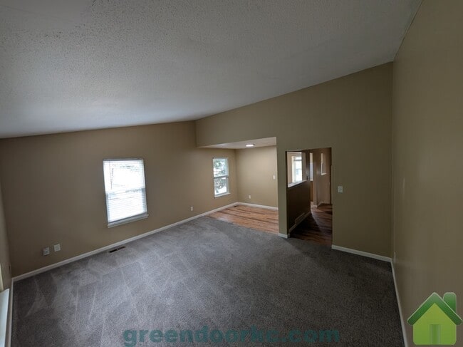 7853 Kessler Ln in Overland Park, KS - Building Photo - Building Photo