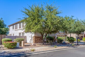 18546 E Oak Hill Ln in Queen Creek, AZ - Foto de edificio - Building Photo