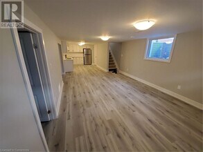 19 Meadowlark Dr in Hamilton, ON - Building Photo - Building Photo