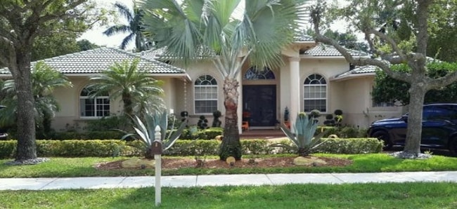 property at 6201 SW 58th Ct