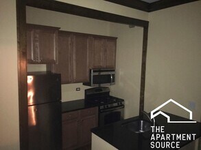 4755 N Sawyer Ave, Unit 2H in Chicago, IL - Building Photo - Building Photo