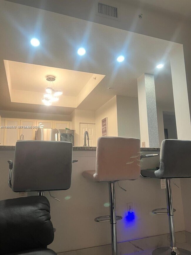 11501 NW 89th St in Doral, FL - Building Photo - Building Photo