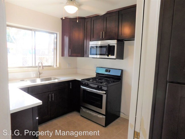 3513 W Alameda Ave in Burbank, CA - Building Photo - Building Photo