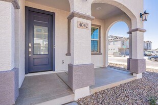 4042 E Amoroso Dr in Gilbert, AZ - Building Photo