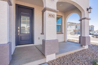 4042 E Amoroso Dr in Gilbert, AZ - Foto de edificio - Building Photo