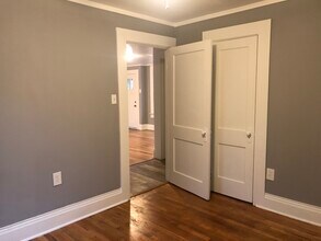 2214 Oak St in Vicksburg, MS - Foto de edificio - Building Photo