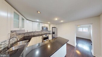 1326 E Susquehanna Ave in Philadelphia, PA - Building Photo