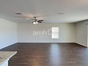 2066 Tyson Lake Dr in Jacksonville, FL - Building Photo - Building Photo