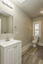 2807 Oxford St in Des Moines, IA - Building Photo - Building Photo