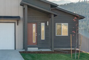 124 W View Dr in Kalispell, MT - Building Photo