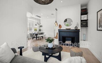 1042 Alexandra Ln in Encinitas, CA - Building Photo - Building Photo