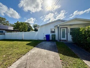 100 NW 45th St in Miami, FL - Building Photo - Building Photo