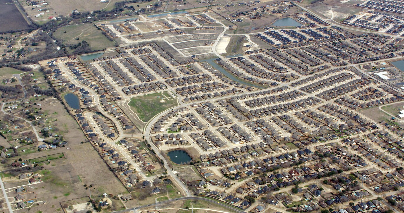 Garden Valley in Waxahachie, TX - Building Photo