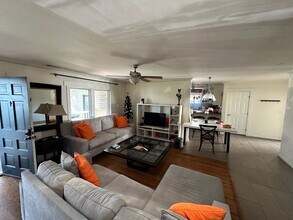 5682 Mary Ln Dr in San Diego, CA - Building Photo - Building Photo