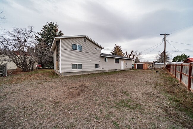 2025 Eagle Dr in Ammon, ID - Building Photo - Building Photo