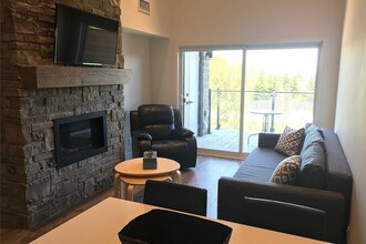 10 Beckwith Ln in Blue Mountains, ON - Building Photo - Building Photo