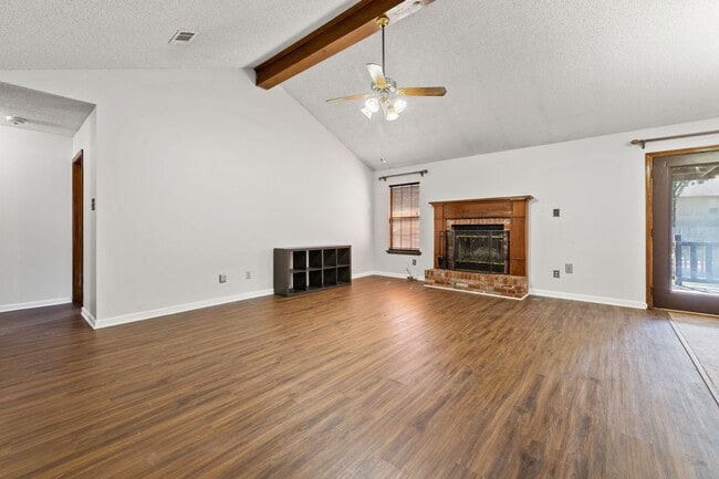 205 Amber Oaks Dr in Sherwood, AR - Building Photo - Building Photo