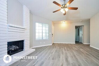 2389 Los Feliz St in Las Vegas, NV - Building Photo - Building Photo