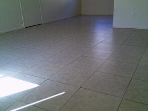 404 W Barton Ave in Lompoc, CA - Building Photo - Building Photo