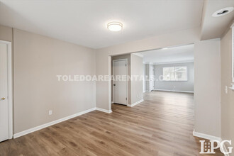 4422 Westway St in Toledo, OH - Building Photo - Building Photo