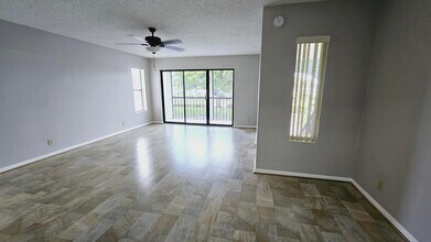 1002 Green Pine Blvd in West Palm Beach, FL - Building Photo - Building Photo