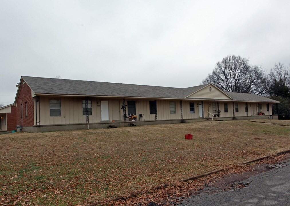 1124-1140 Town And Country Dr in Southaven, MS - Building Photo