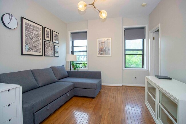 property at 271 York St