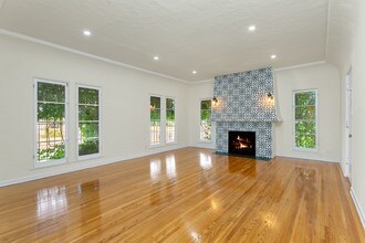 369 N Stanley Ave, Unit 369 in Los Angeles, CA - Building Photo - Building Photo