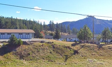 466 Thornton Dr in Republic, WA - Building Photo - Building Photo