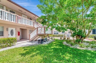 435 Chatham U in West Palm Beach, FL - Building Photo - Building Photo