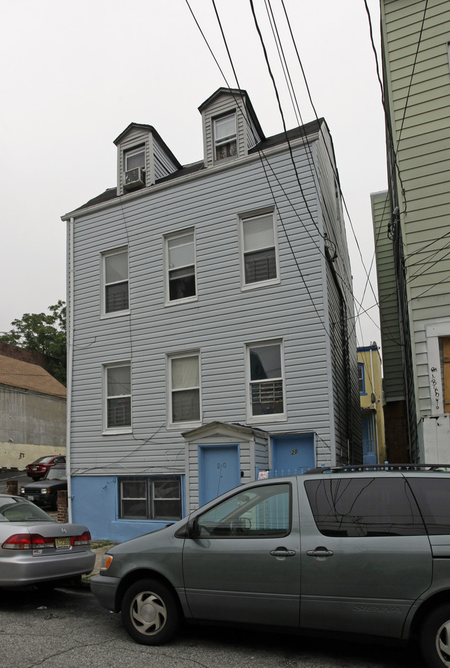 20 Elm St in Paterson, NJ - Building Photo - Building Photo