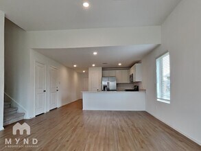 9406 Kash Point Ct in Baytown, TX - Foto de edificio - Building Photo